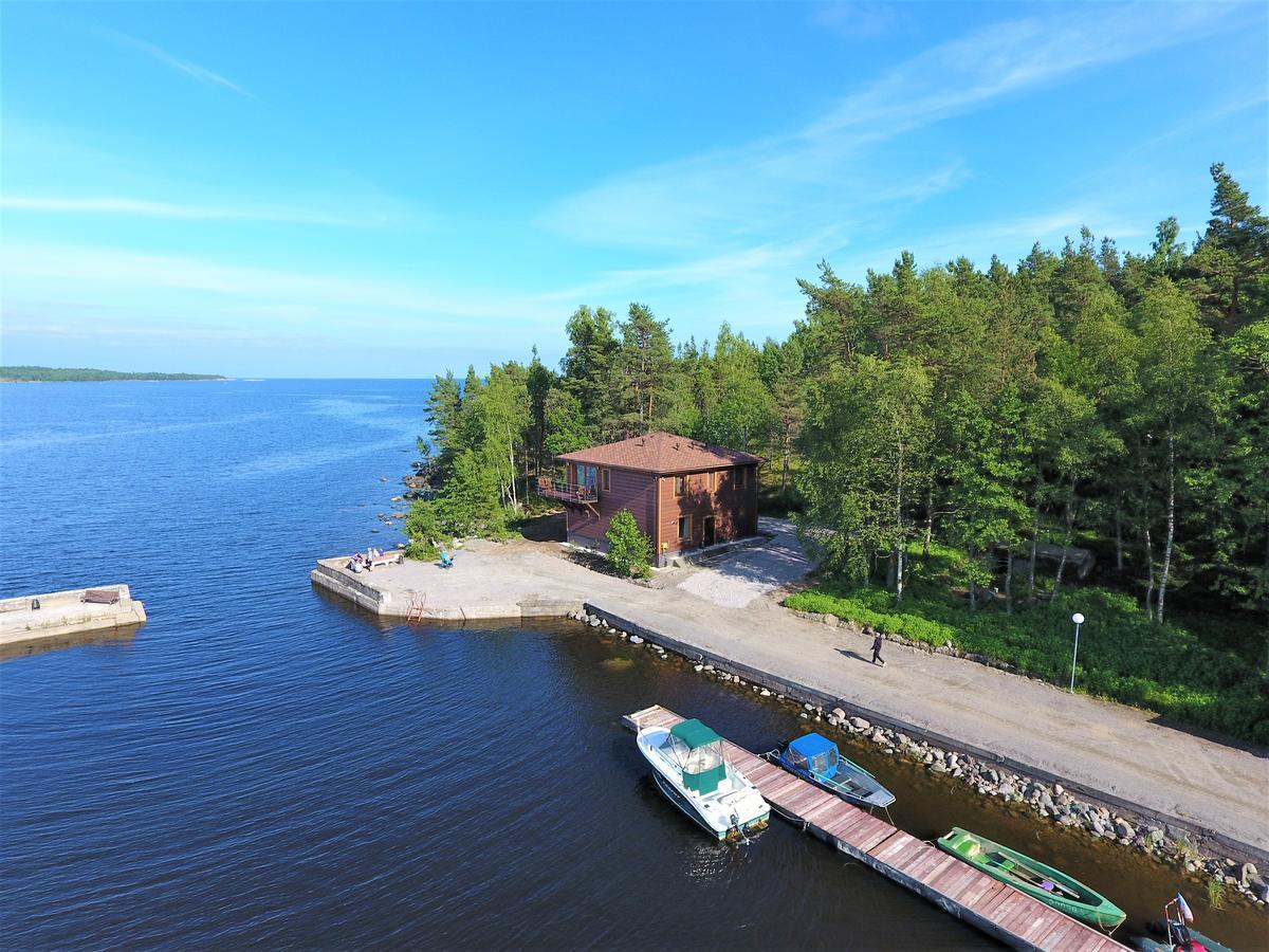 Baza Otdyha Ladoga Ozero Guest House Brigadnoye Exterior photo