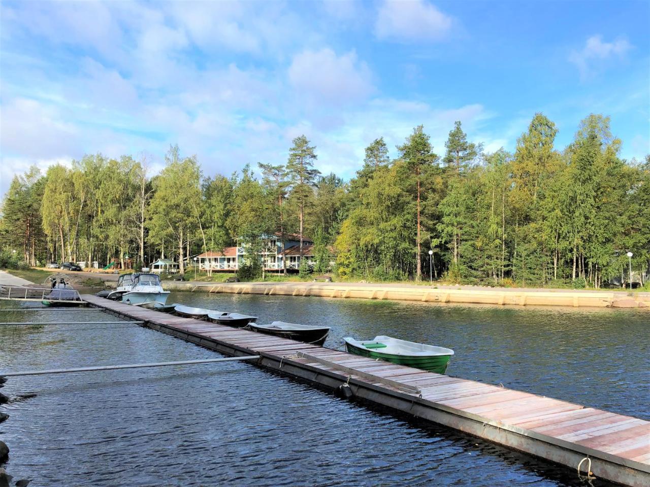 Baza Otdyha Ladoga Ozero Guest House Brigadnoye Exterior photo